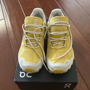 Brand new On Cloud Cloudventure waterproof W 5.5